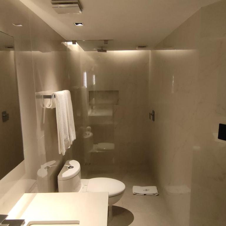 Alia Inn Boutique WTC - Studio with Balcony - 4