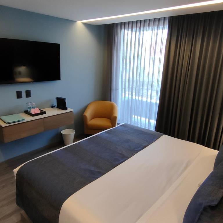 Alia Inn Boutique WTC - Studio with Balcony - 2