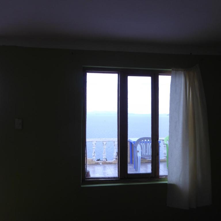 Hostal Amanecer - Habitación Doble con baño compartido - 2