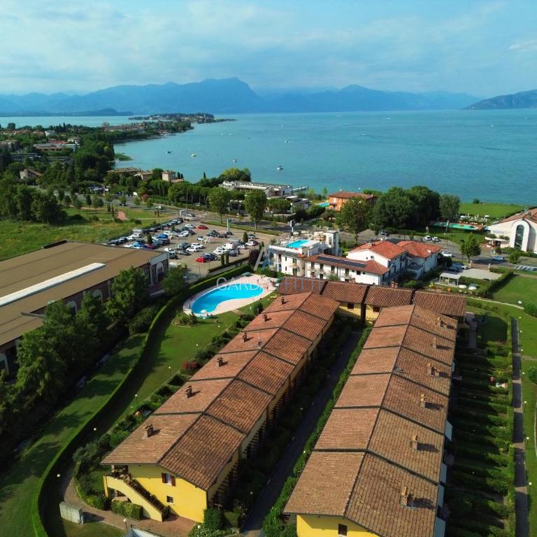 Topazio Apartment - Vista piscina a 150m dal Lago - Appartamento con 1 Camera da Letto - 32