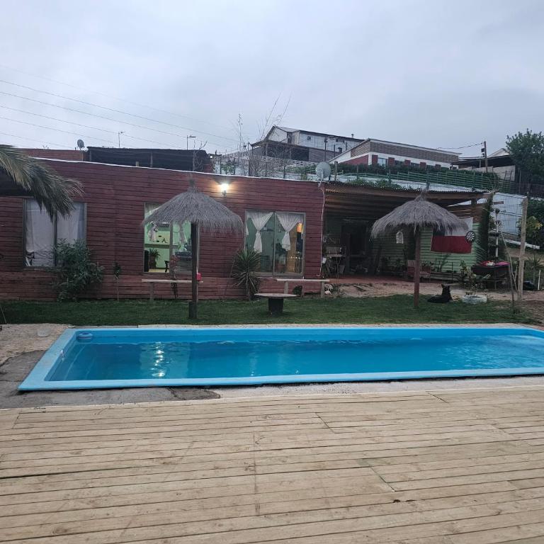 Cabaña 01, con piscina - Casa de 2 dormitorios - 3