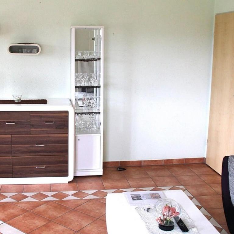 Ferienwohnung Nr 2, neben einem Bauernhof, Roßhaupten, Allgäu - Apartment - 3