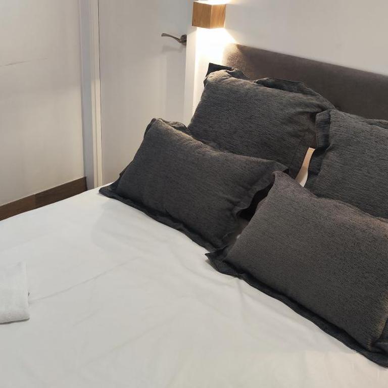 Apartamento entero Junto a Cuatro Caminos con licencia del Ayto de Madrid - Apartamento de 1 dormitorio - 68