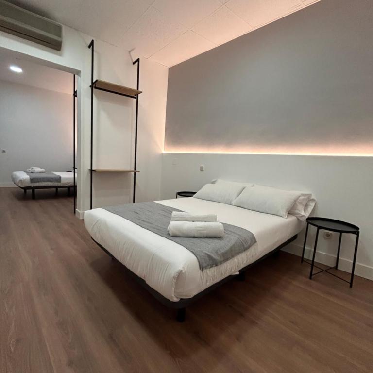 H21 Rooms - Habitación Cuádruple con baño privado - 1