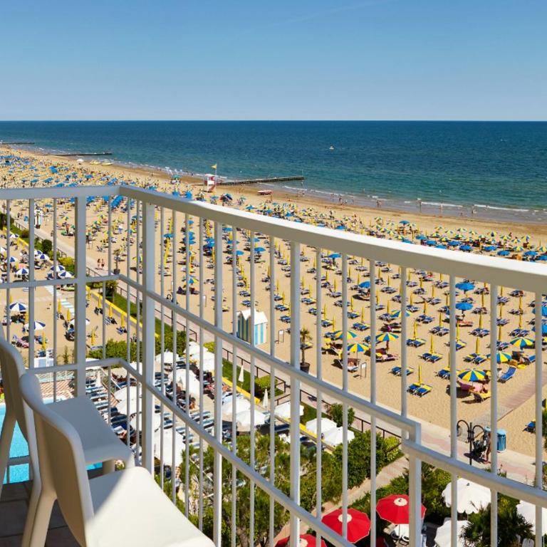 Termini Beach Hotel & Suites - Camera Matrimoniale con Balcone e Vista Mare - 6