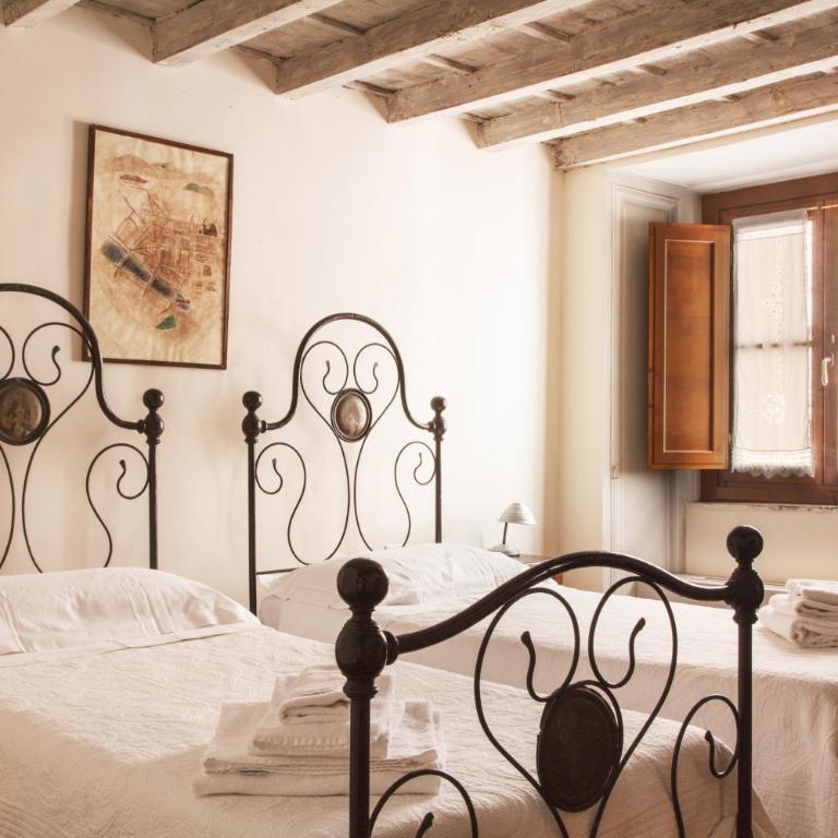 Time Machine - Two-Bedroom Deluxe Apartment - 19