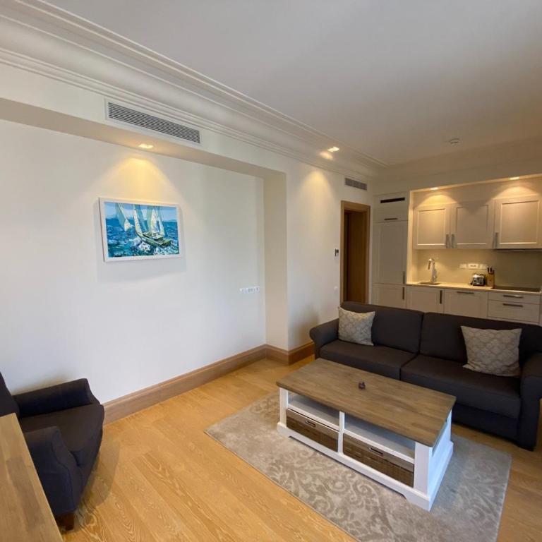 Porto Montenegro Luxury Apartment - One-Bedroom Apartment - 4
