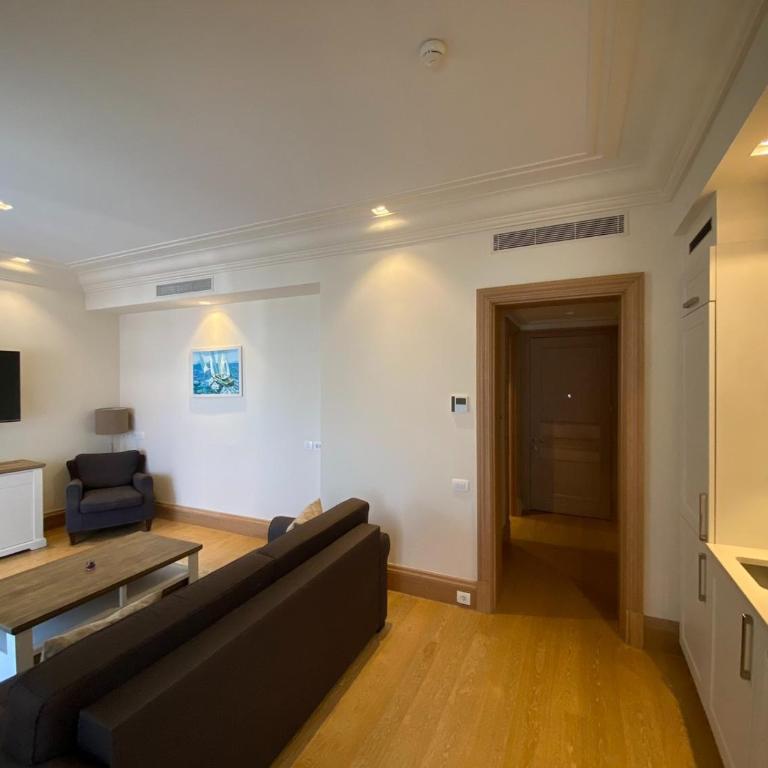 Porto Montenegro Luxury Apartment - One-Bedroom Apartment - 8