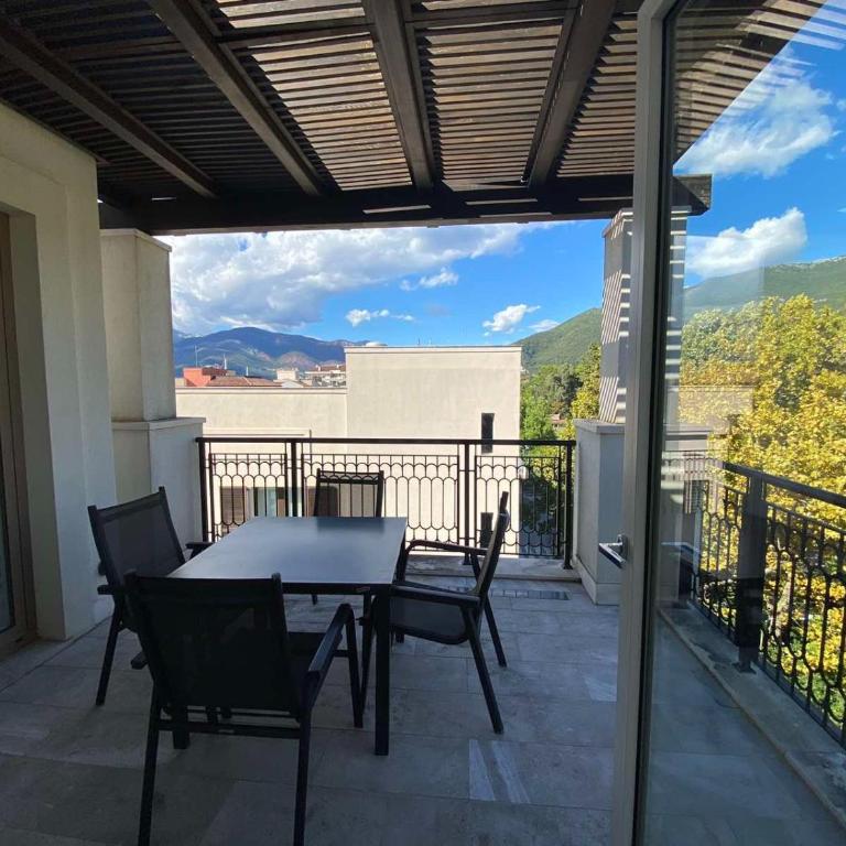 Porto Montenegro Luxury Apartment - One-Bedroom Apartment - 9