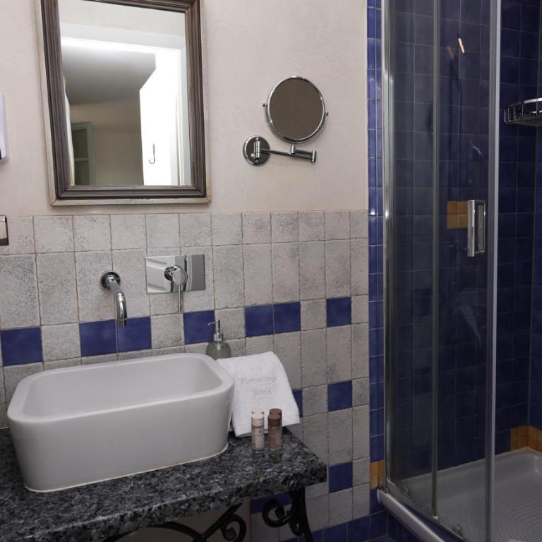 Hôtel Eze Hermitage - Superior Double Room - 2
