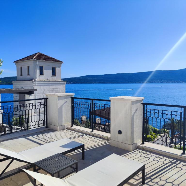 Porto Montenegro Luxury Apartment - One-Bedroom Apartment - 14