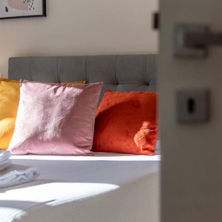 Sunlit Heaven - One-Bedroom Apartment - 18