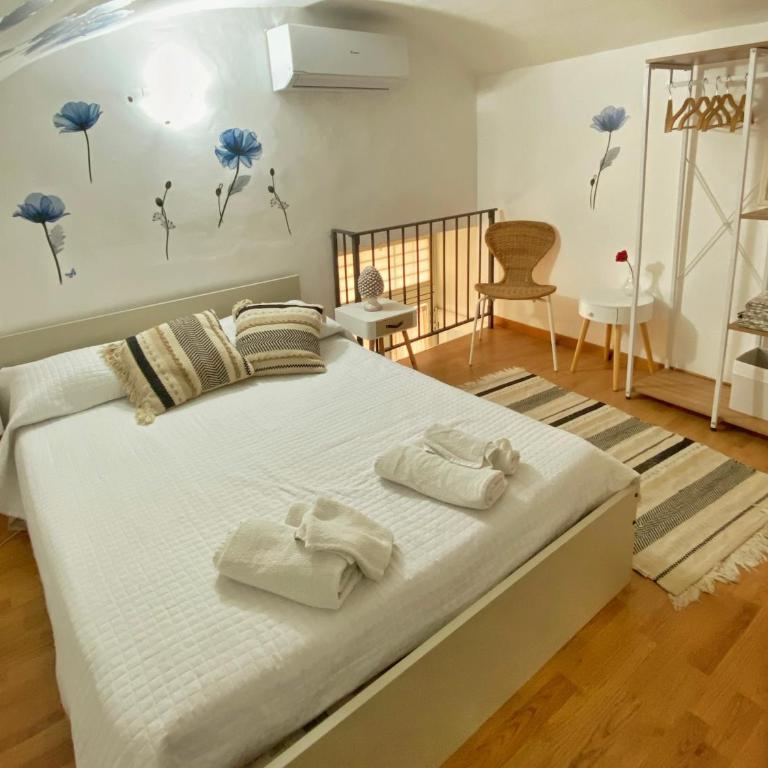 NiceHouse - Two-Bedroom House - 1