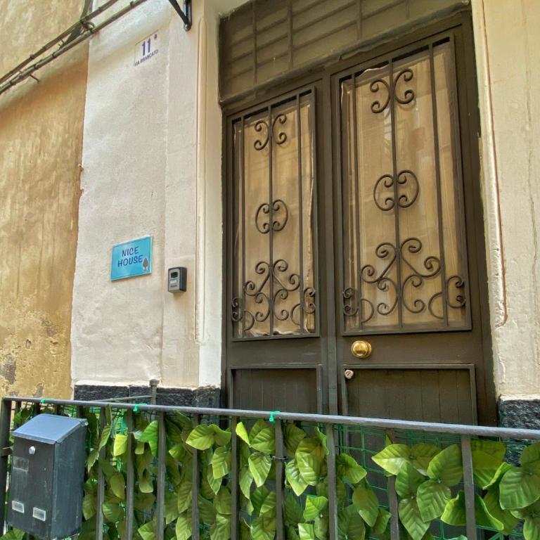 NiceHouse - Two-Bedroom House - 13
