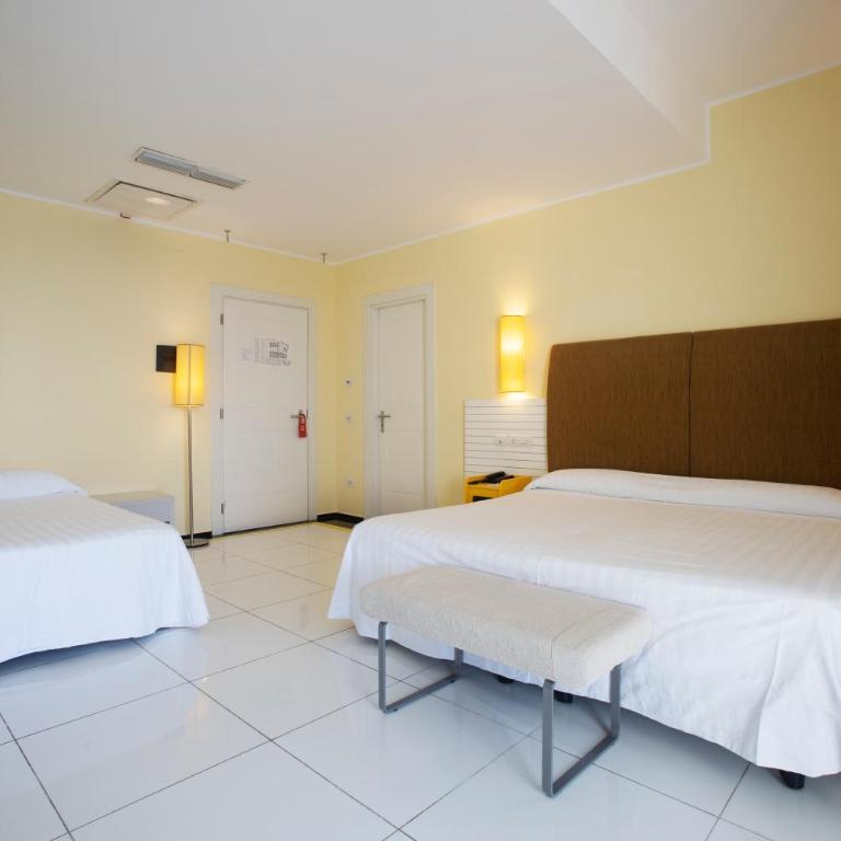 Grand Hotel Salerno - Camera Tripla Superior - 5