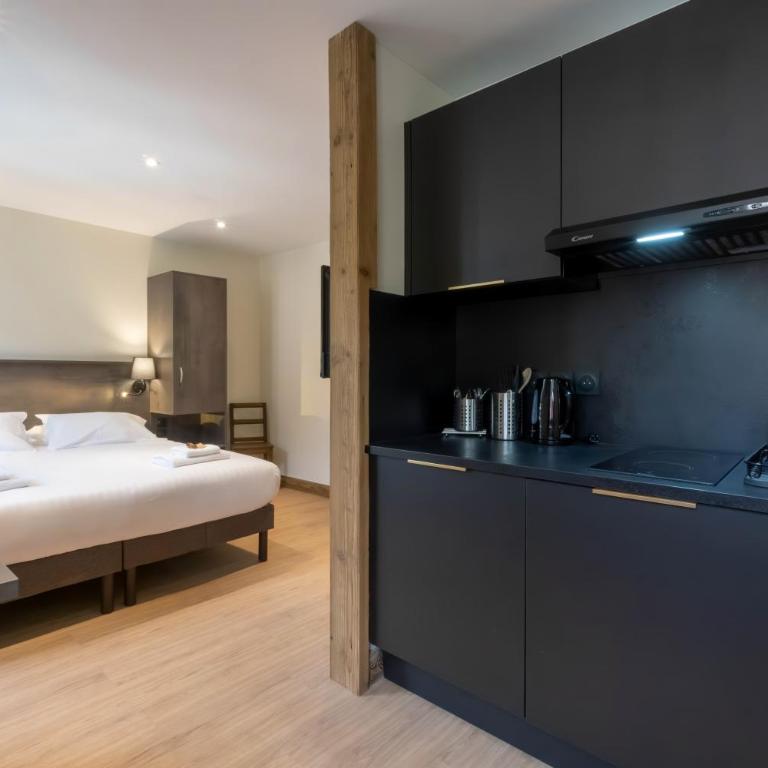 Hostellerie du Petit Saint Bernard - Chambre Double Supérieure avec Cuisine - 4