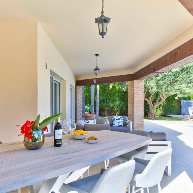 Villa Hibiscus - A modern villa for 10 guests - Villa - 4