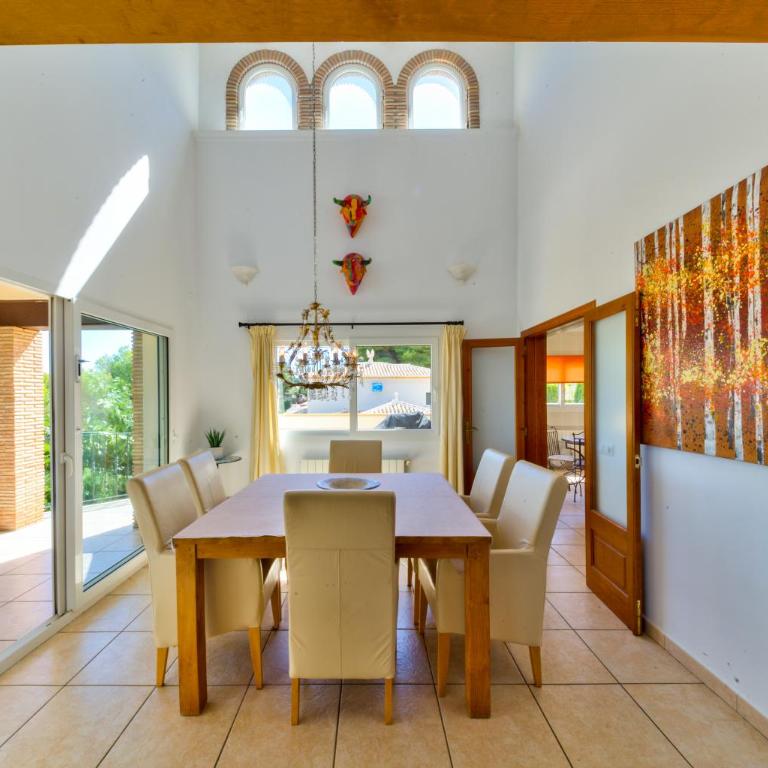 Villa Hibiscus - A modern villa for 10 guests - Villa - 17