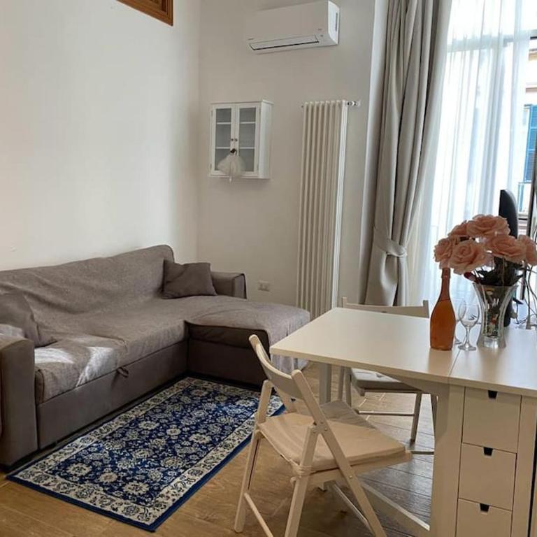CASA SANGIÓ Appartamento nel cuore di Napoli - Appartamento con 2 Camere da Letto - 4