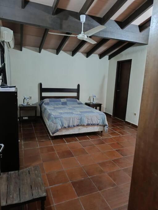 Casa entera con jardín en Luque! - One-Bedroom House - 10
