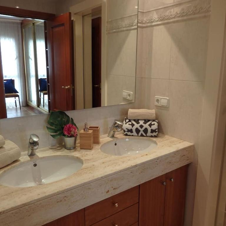 Lola Apartment Sea Front view in Downtown Blanes - Apartamento de 3 dormitorios - 7
