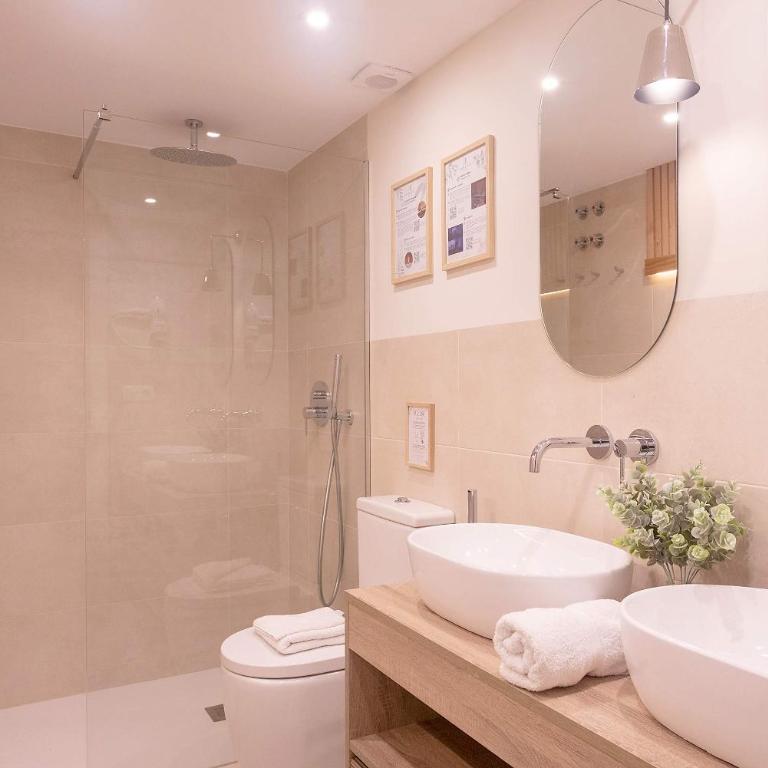 Genteel Home Recogidas - Three-Bedroom Apartment - 5