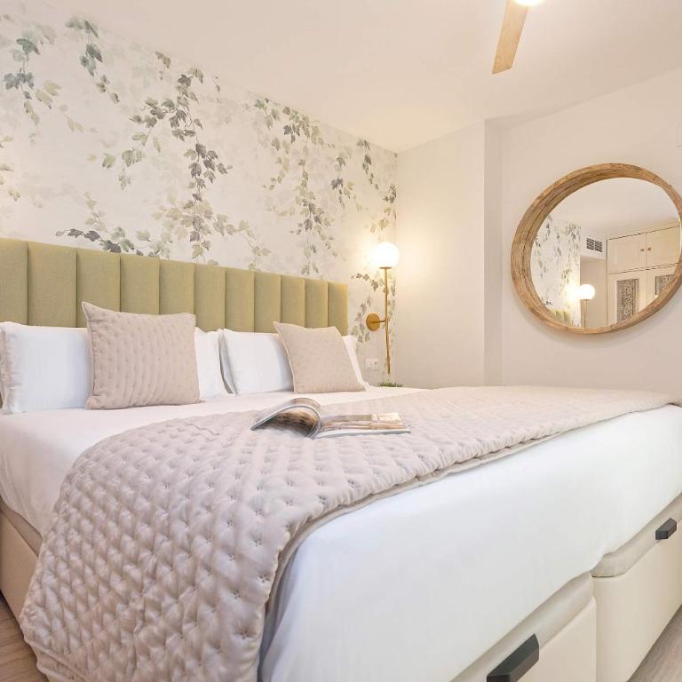 Genteel Home Recogidas - Three-Bedroom Apartment - 11