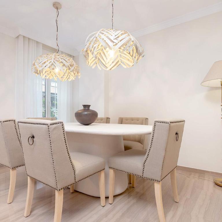 Genteel Home Recogidas - Three-Bedroom Apartment - 14