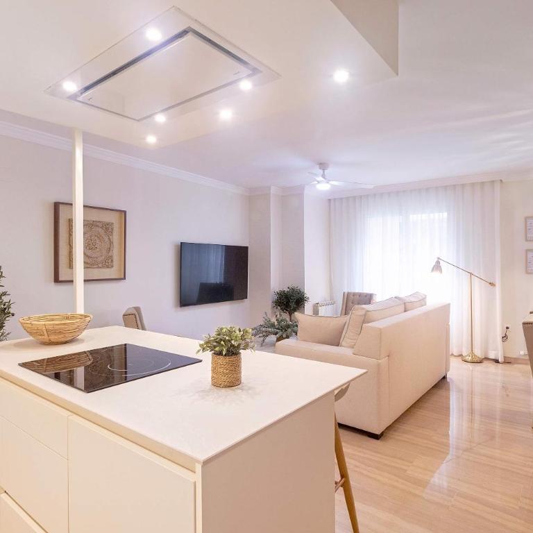 Genteel Home Recogidas - Three-Bedroom Apartment - 3