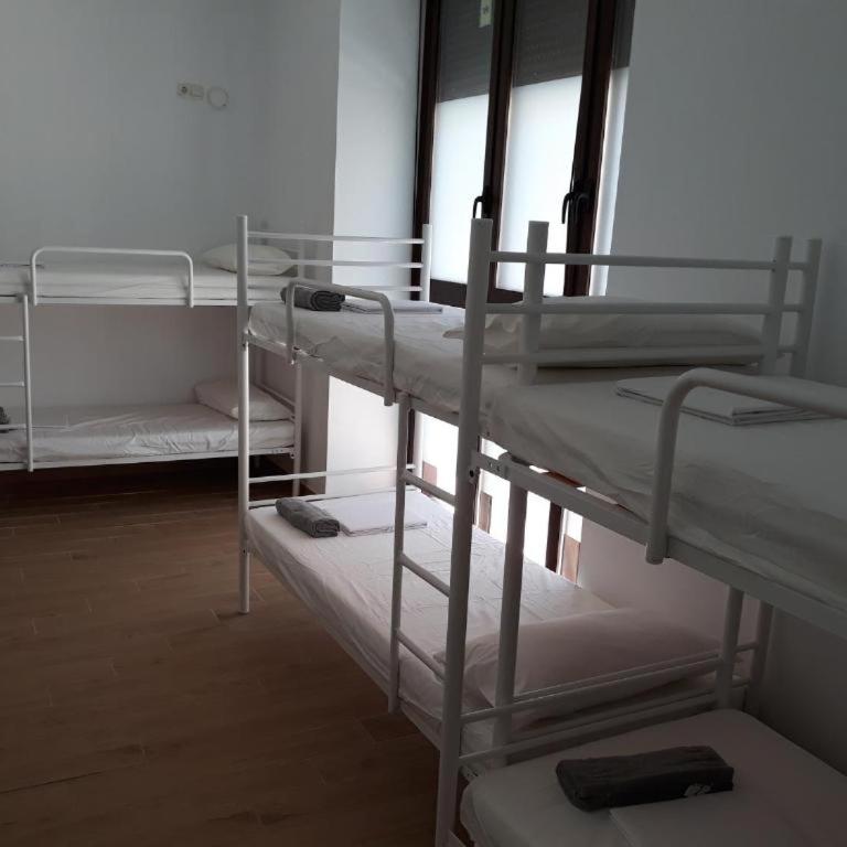 Hub Hostel Seville - Cama en habitación compartida mixta de 10 camas - 3