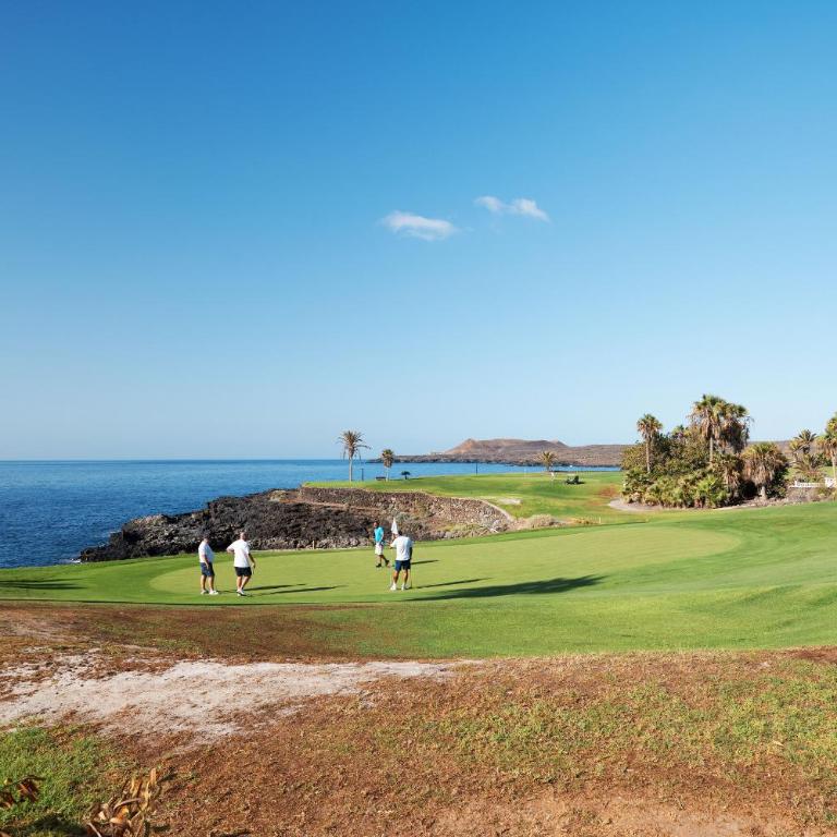 Villa costera, mar, golf y muelle deportivo - Chalet - 42