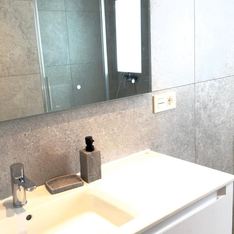 Casa Las Olas - Three-Bedroom Villa - 51