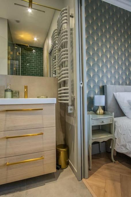 Magnifique appartement 3 étoiles, 2 salles de bain, 2 chambres à coucher, plage, hyper centre, entièrement rénové - Two-Bedroom Superior Apartment - 61
