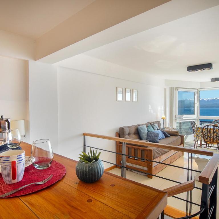Nahuel Huapi Apart con vista al lago y estacionamiento - Apartamento Estándar - 2