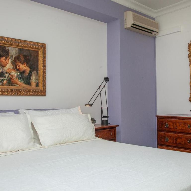 Casa Adele - Three-Bedroom Apartment with Park View - 31