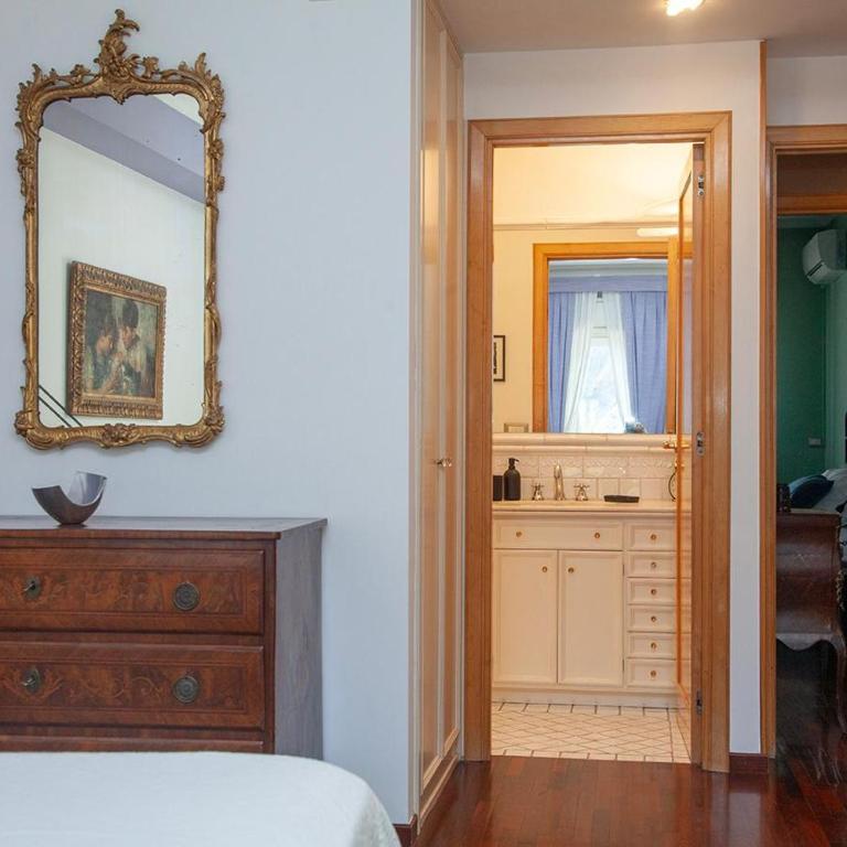 Casa Adele - Three-Bedroom Apartment with Park View - 33