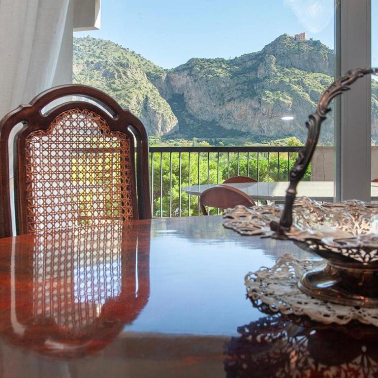 Casa Adele - Three-Bedroom Apartment with Park View - 10