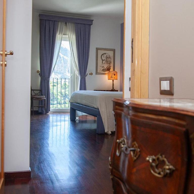 Casa Adele - Three-Bedroom Apartment with Park View - 27