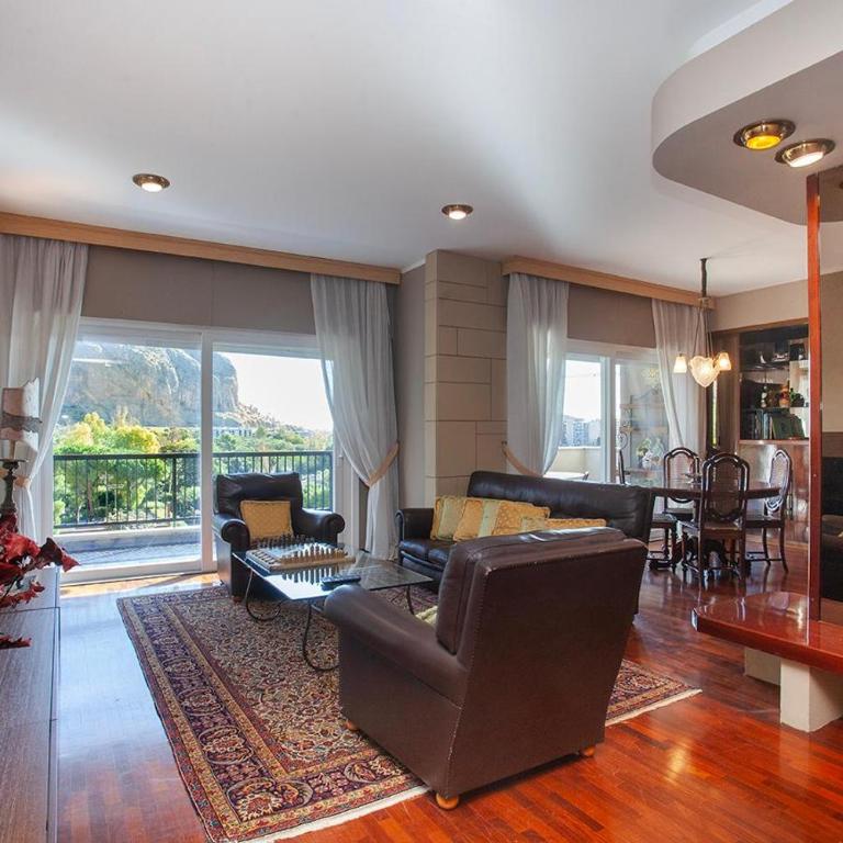 Casa Adele - Three-Bedroom Apartment with Park View - 3