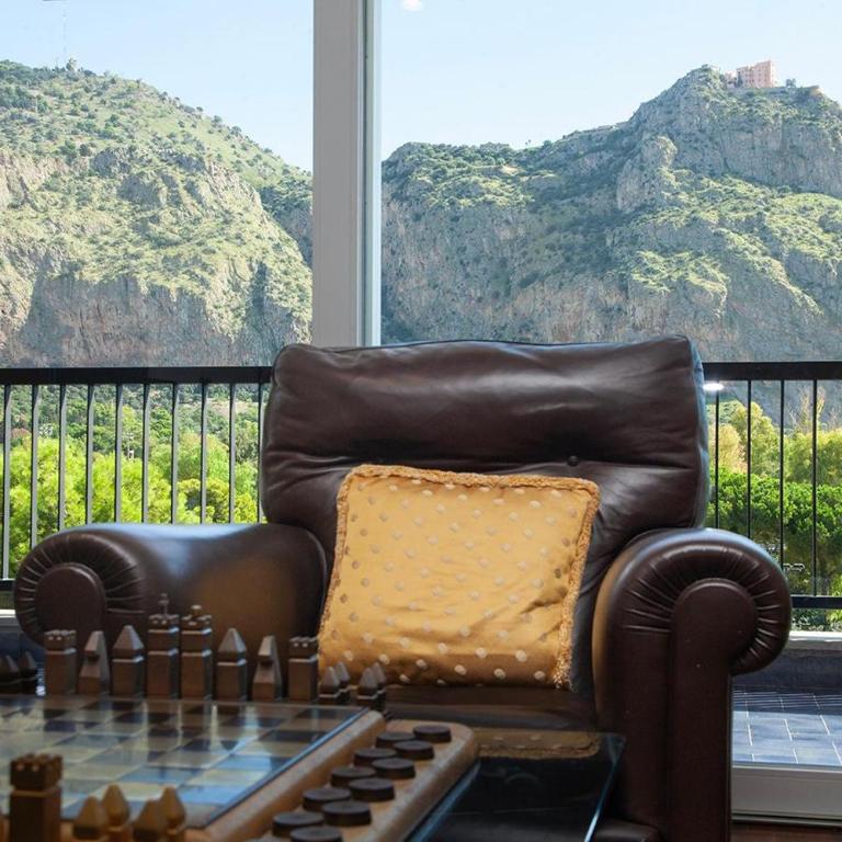 Casa Adele - Three-Bedroom Apartment with Park View - 13