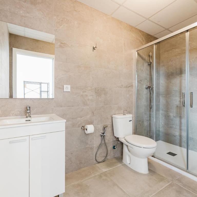 Valencia Apartments by Olala Homes - Studio - Disability Access - 11