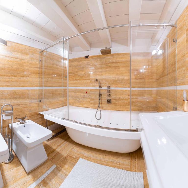 Corte Farina Suites - King Room with Spa Bath - 2