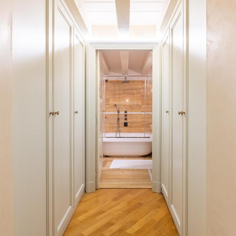 Corte Farina Suites - King Room with Spa Bath - 3