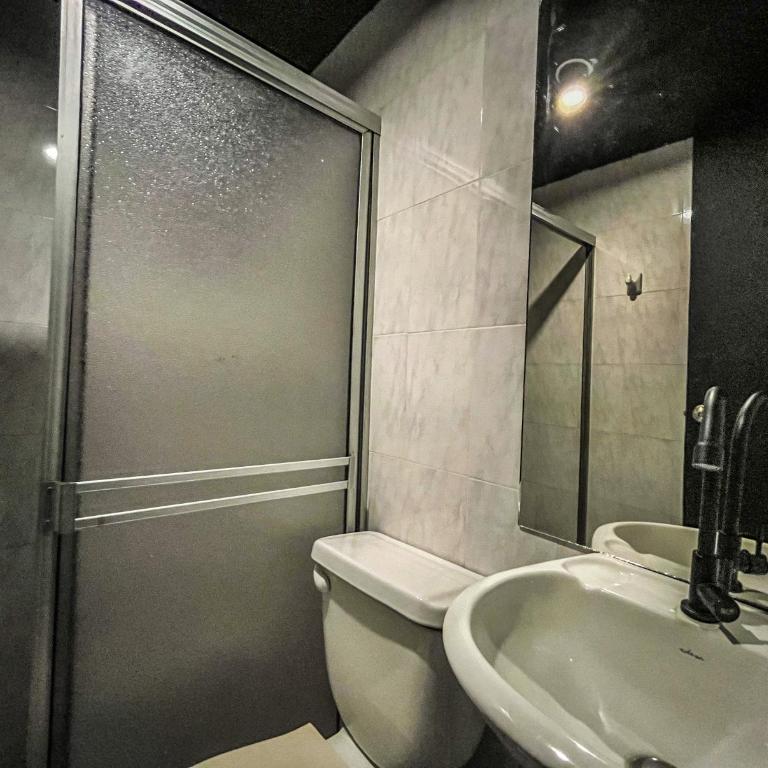 ANTONIA Hotel Autónomo en Ibagué - Recepción Digital 24H - Habitación Doble Estándar - 7