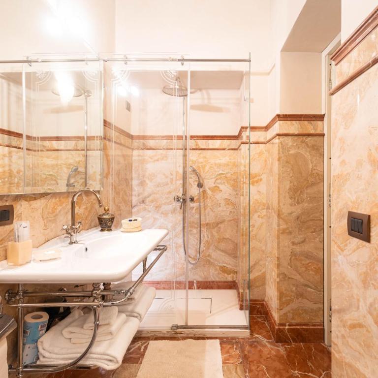 Corte Farina Suites - Deluxe Double Room with Shower - 2