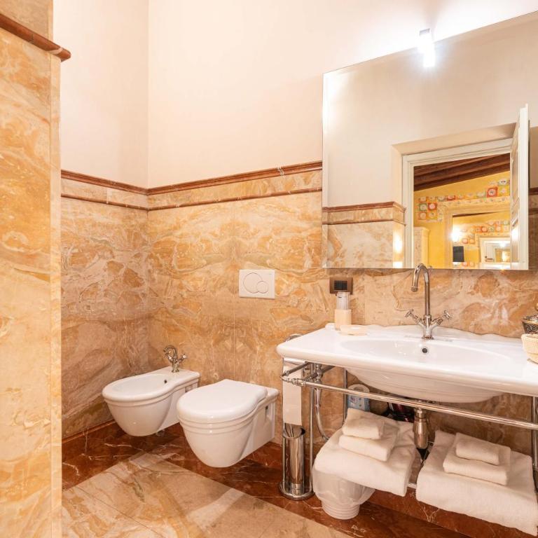 Corte Farina Suites - Deluxe Double Room with Shower - 8