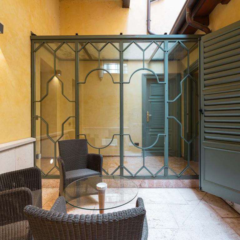 Corte Farina Suites - Deluxe Double Room with Shower - 11