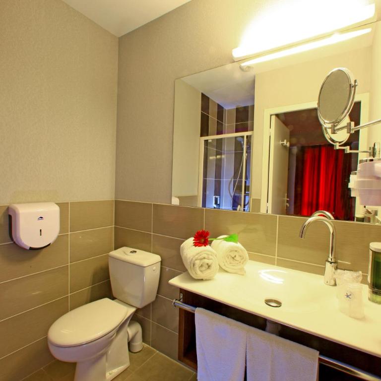 The Originals City, Hôtel Albizia, Sarlat-la-Canéda - Chambre Familiale (2 Adultes + 3 Enfants) - 3