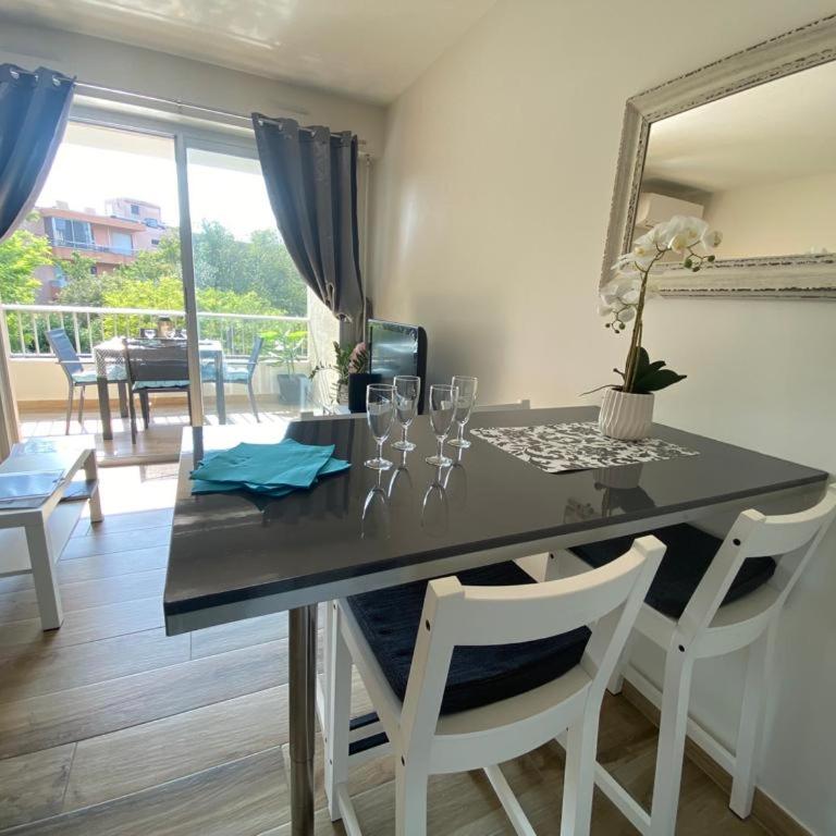 Proche Centre SANARY Studio climatisé 4 personnes - Studio with Terrace - 21