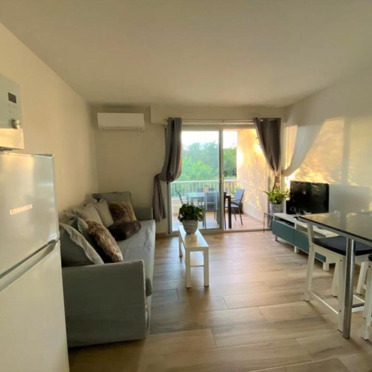 Proche Centre SANARY Studio climatisé 4 personnes - Studio with Terrace - 17